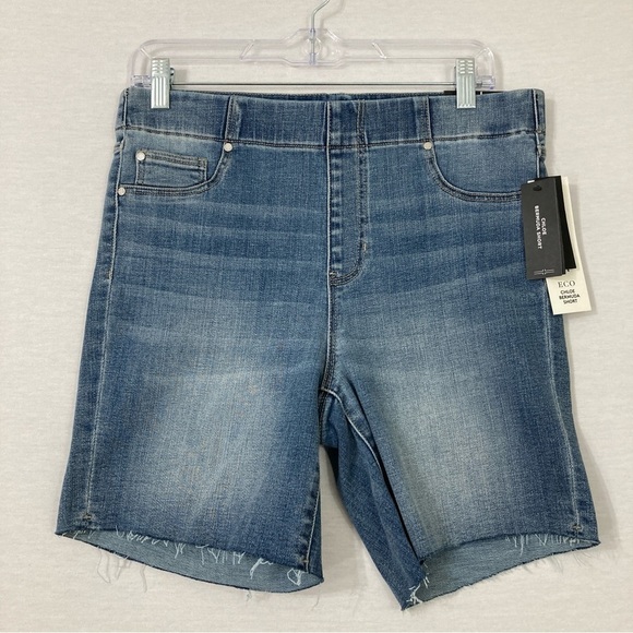 New Liverpool Frayed Hem Stretch Chloe Bermuda Shorts size 8/29 - Picture 1 of 9
